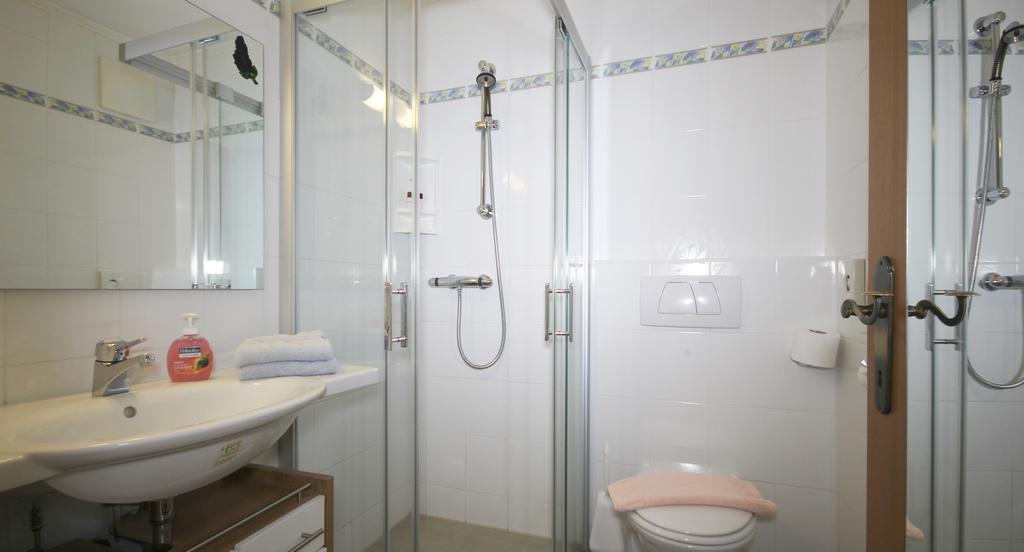 Hotel-Garni Schernthaner Sankt Gilgen Luaran gambar