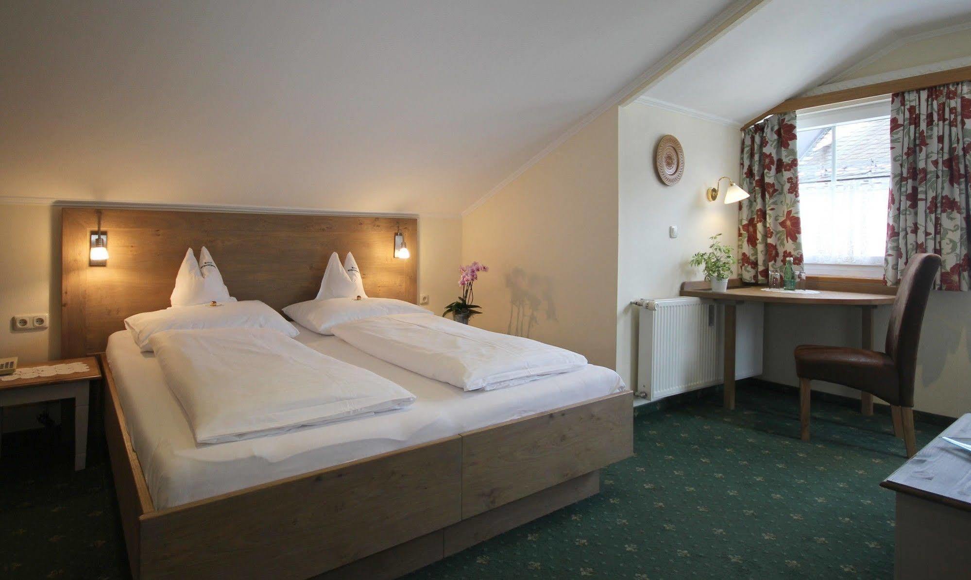 Hotel-Garni Schernthaner Sankt Gilgen Luaran gambar